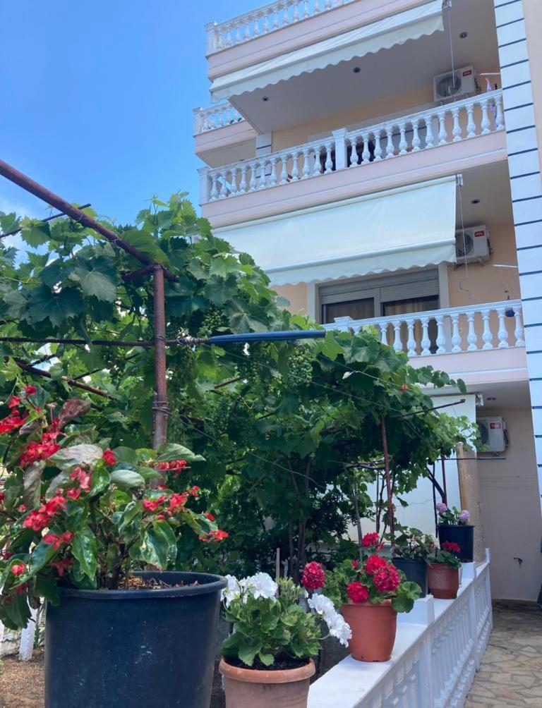 Himara Apartments Exterior photo